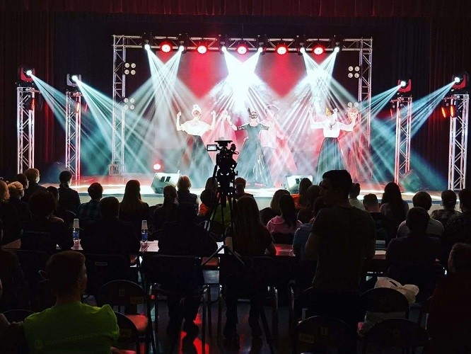 Rửa điểm chùm đèn LED